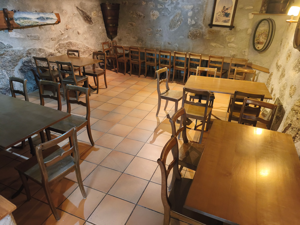 LaurentCossy DomainedesRueyres caveau 2